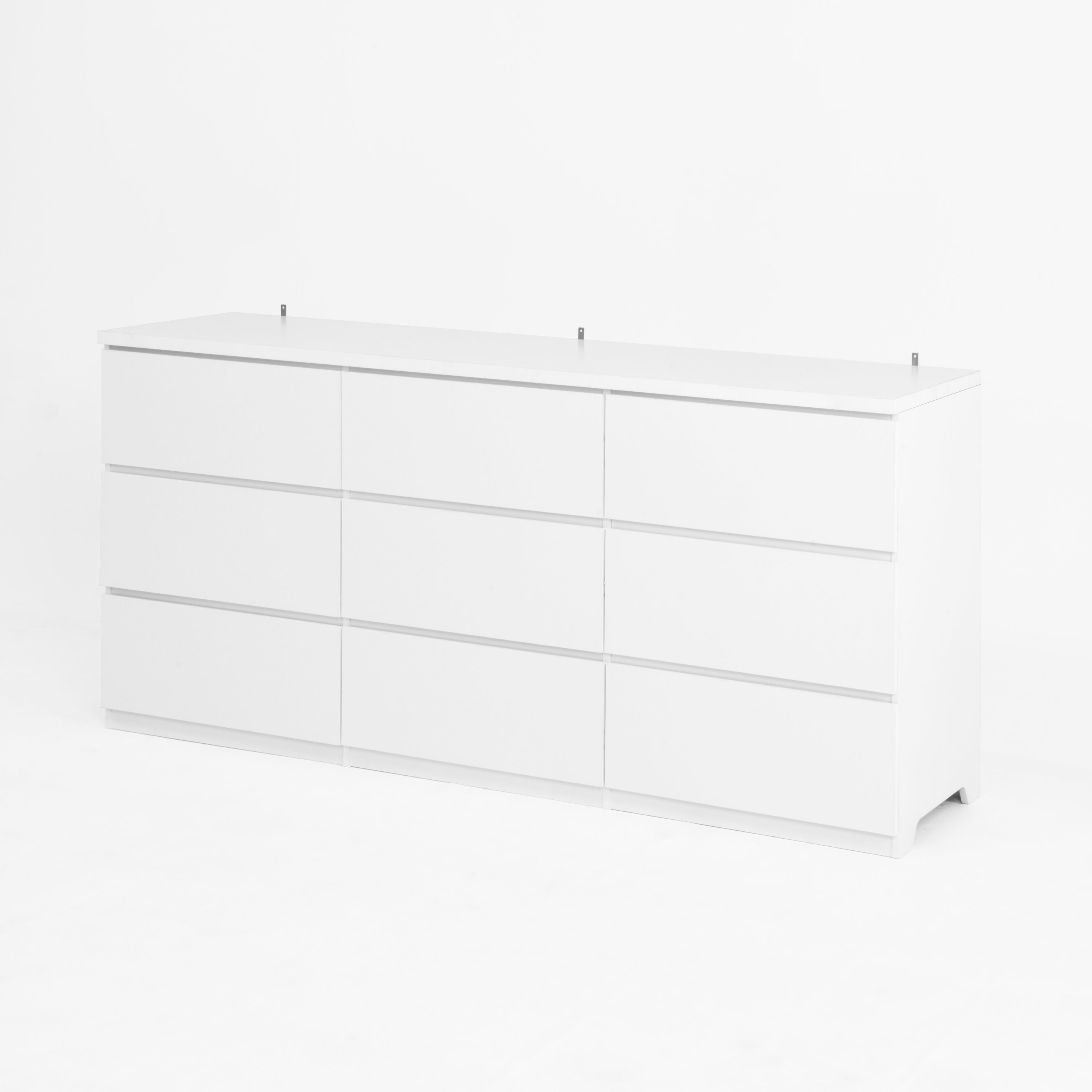 Dresser Modern 9-Drawer White Particle Board Handleless 63x15.74x29.5 In