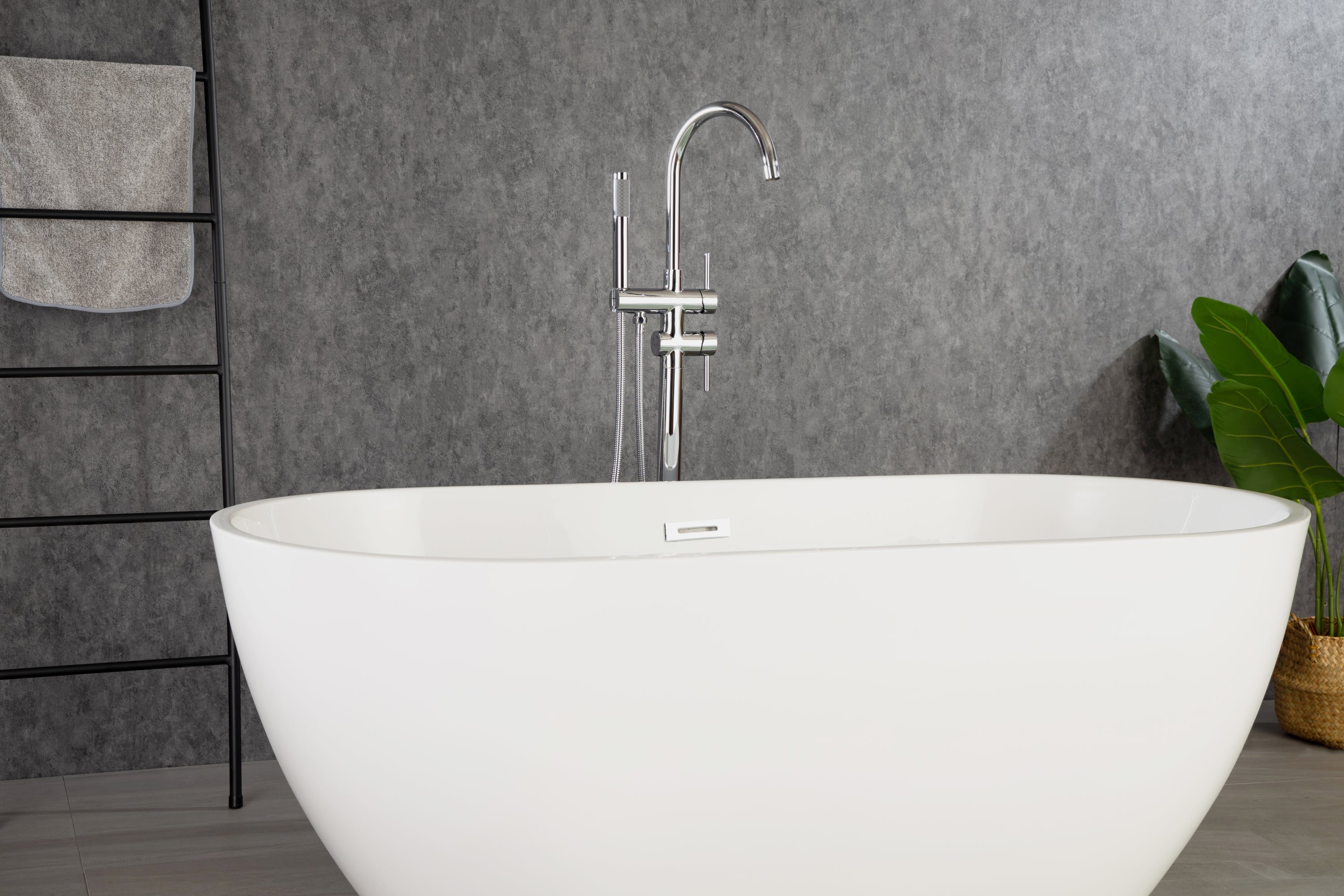 Single Handle Floor Mounted Tub Faucet Chrome