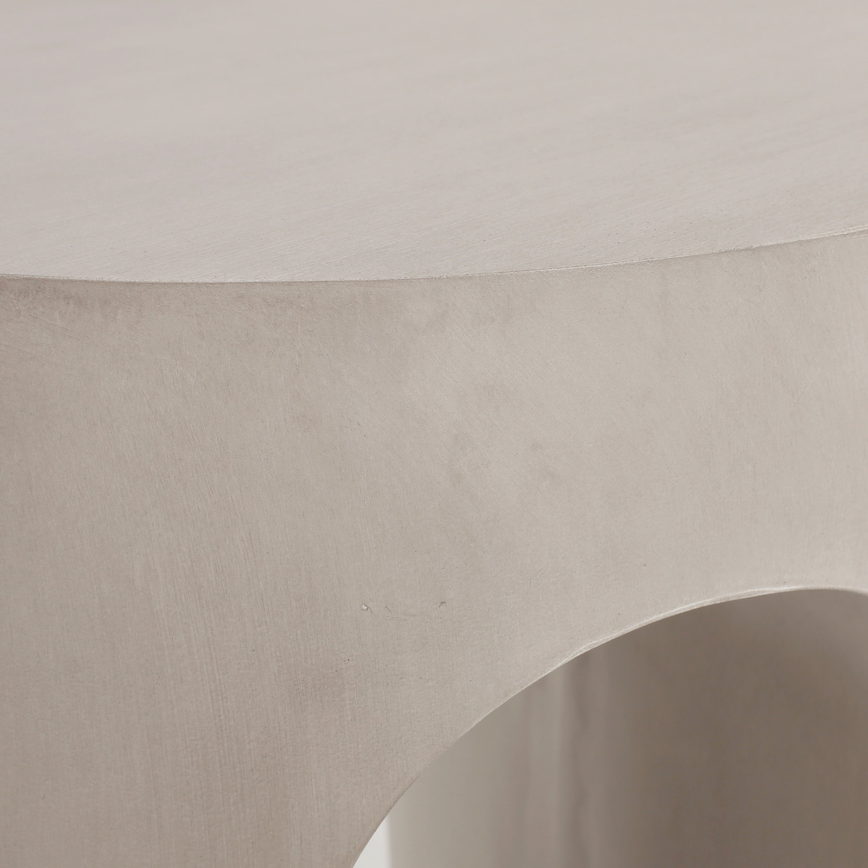 Outdoor Side Table Round Concrete Light Gray U-Shape Base 16in