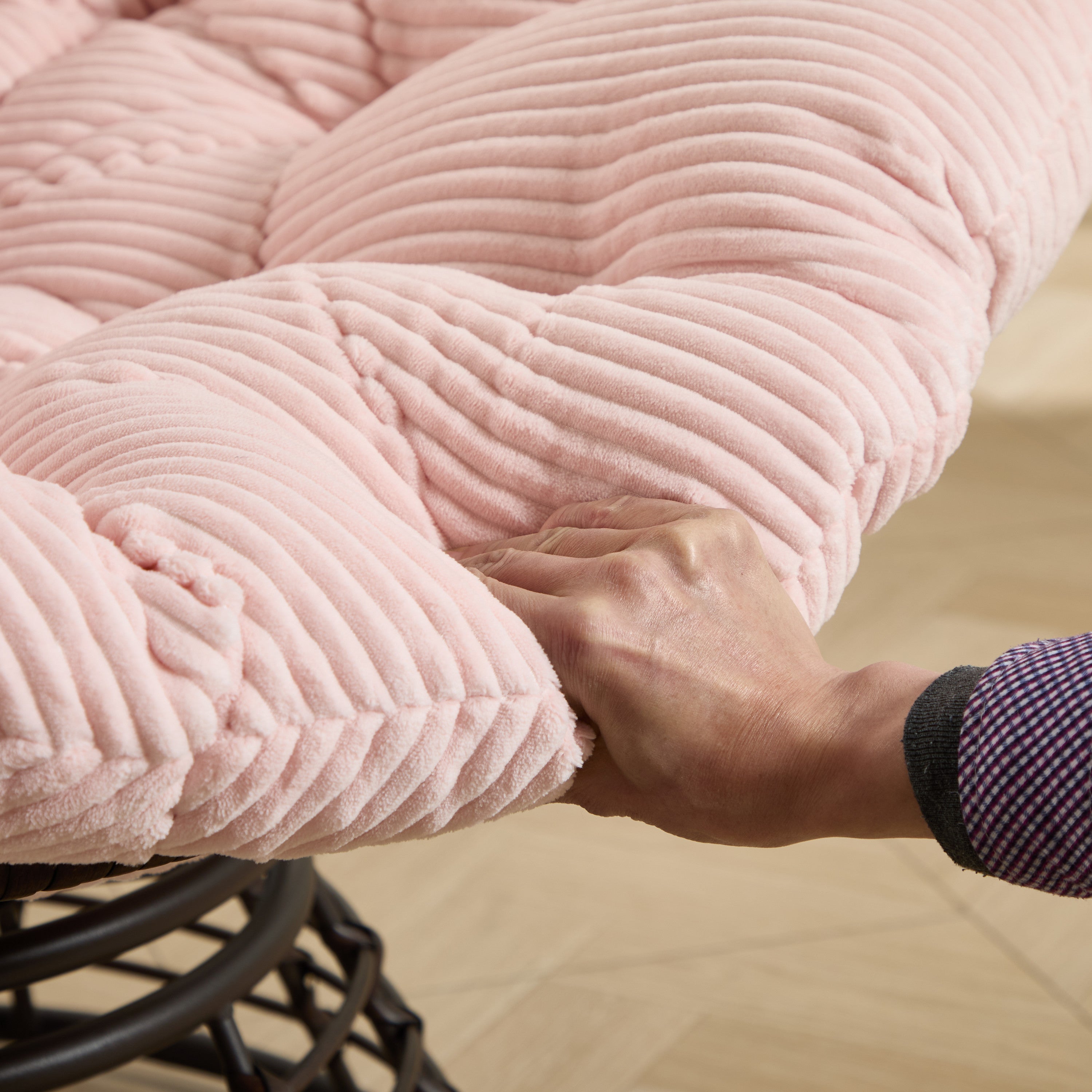 Papasan Chair Wicker Brown 360 Swivel Pink Cushion 300lb